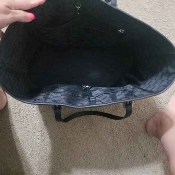 Michael kors bag - Picture 5 of 10